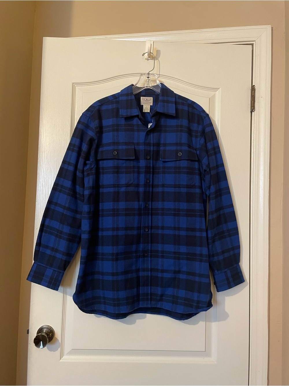 L.L.Bean Men’s Plaid Shirt M Blue Black 100% Cotton Flannel Traditional Fit NWT - Picture 8 of 9
